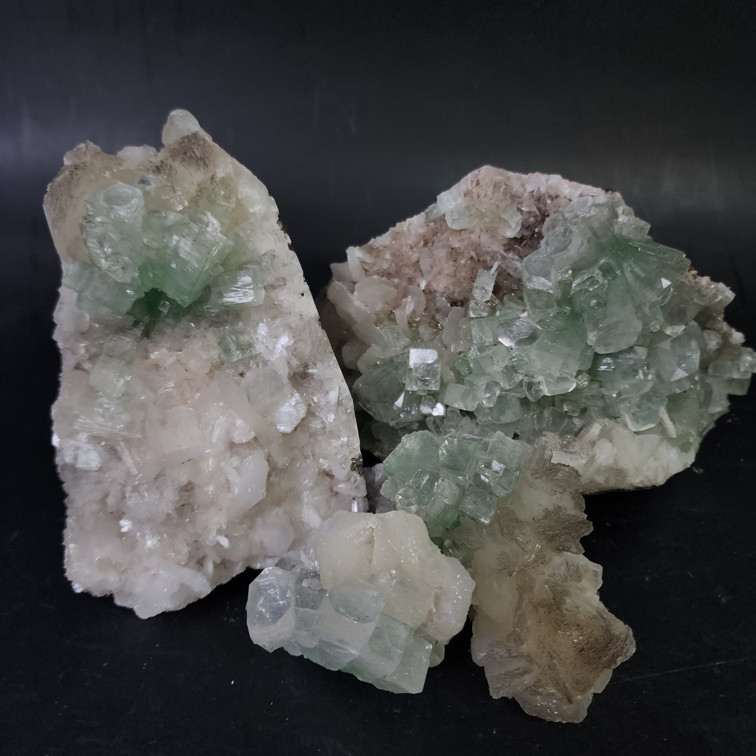 Disco Ball Formation Green Apophyllite (Admednagar, Maharashtra, India)