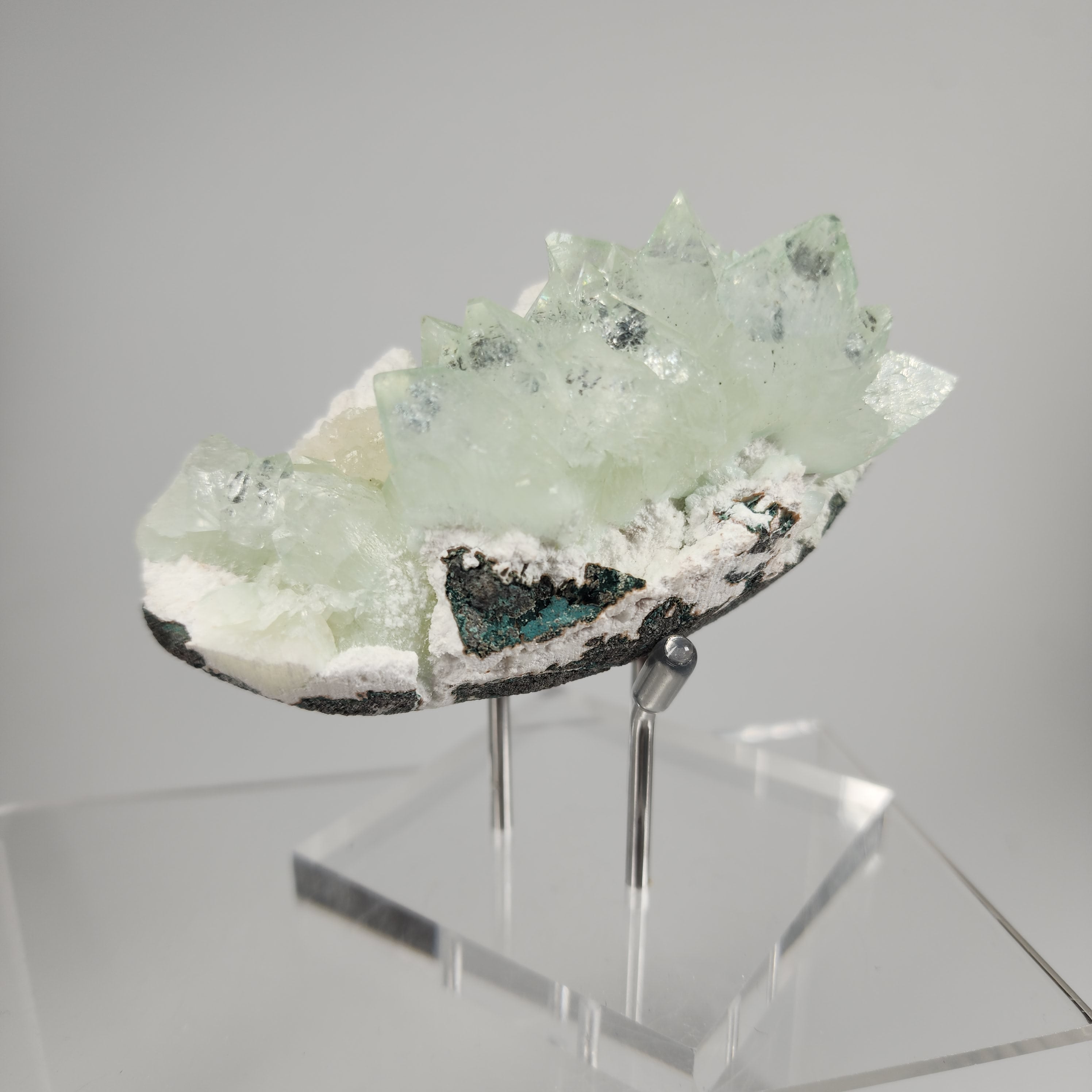 Flowered Green Apophyllite on Mordenite Specimen # 1 from Pune District, Maharashtra, India