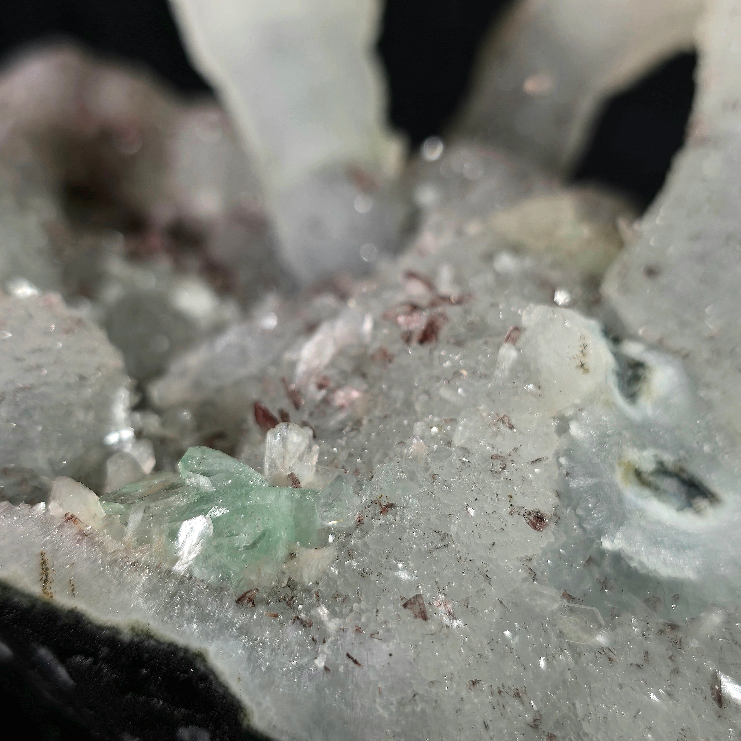 Fine Chalcedony Coated Calcite (Jalgaon District, Maharashtra, India)