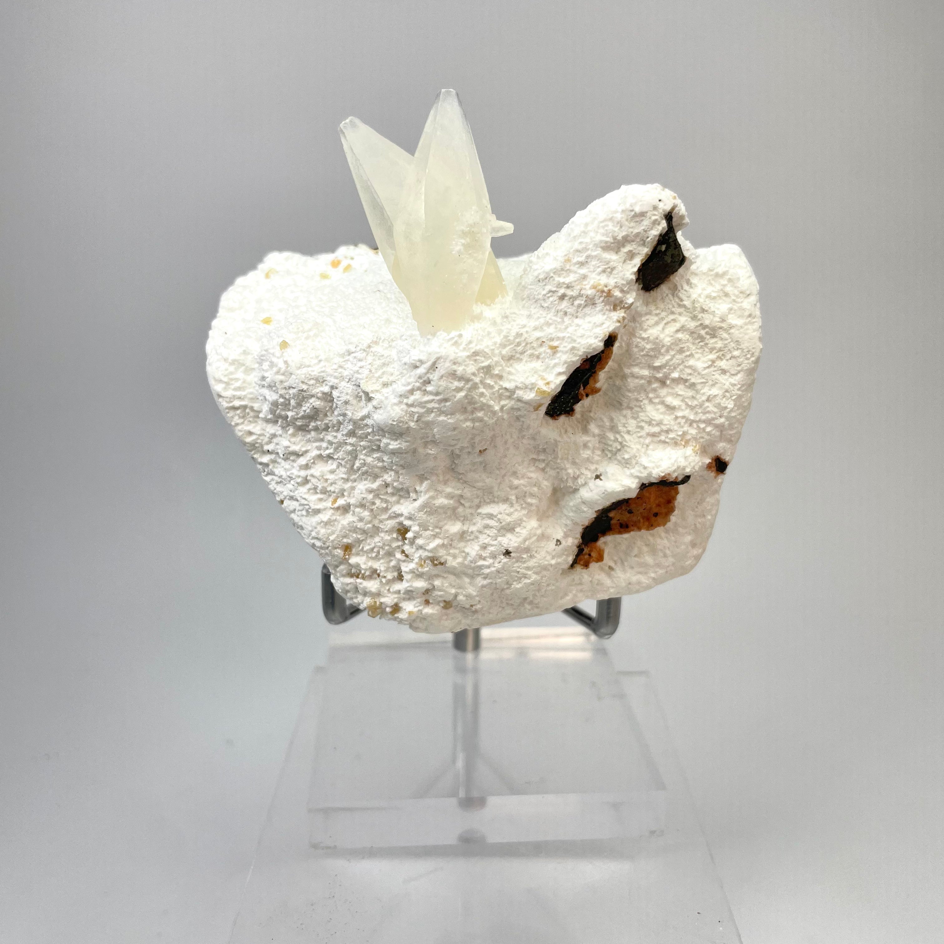 Dog Tooth Calcite on Mordenite Specimen #1 from Aurangabad, Maharashtra, India #020