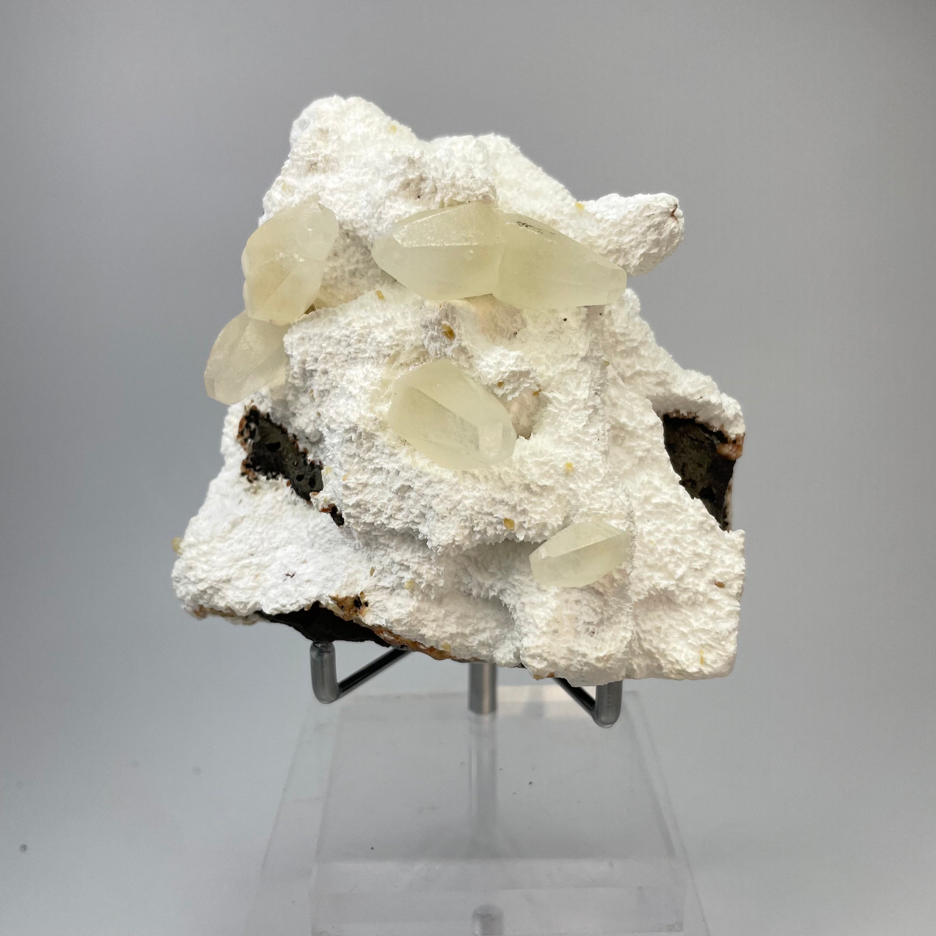 Dog Tooth Calcite on Mordenite Specimen #1 from Aurangabad, Maharashtra, India #021