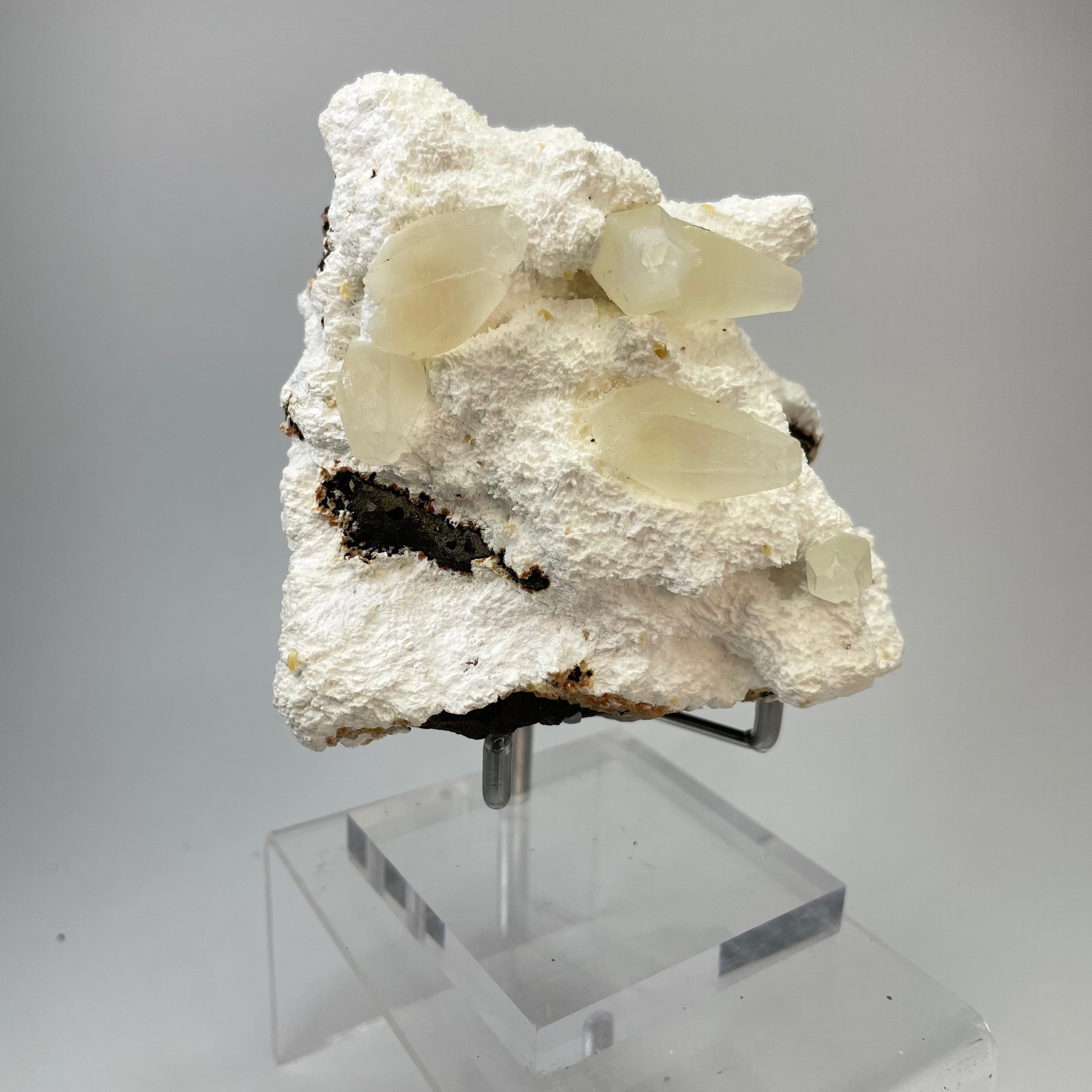 Dog Tooth Calcite on Mordenite Specimen #1 from Aurangabad, Maharashtra, India #021