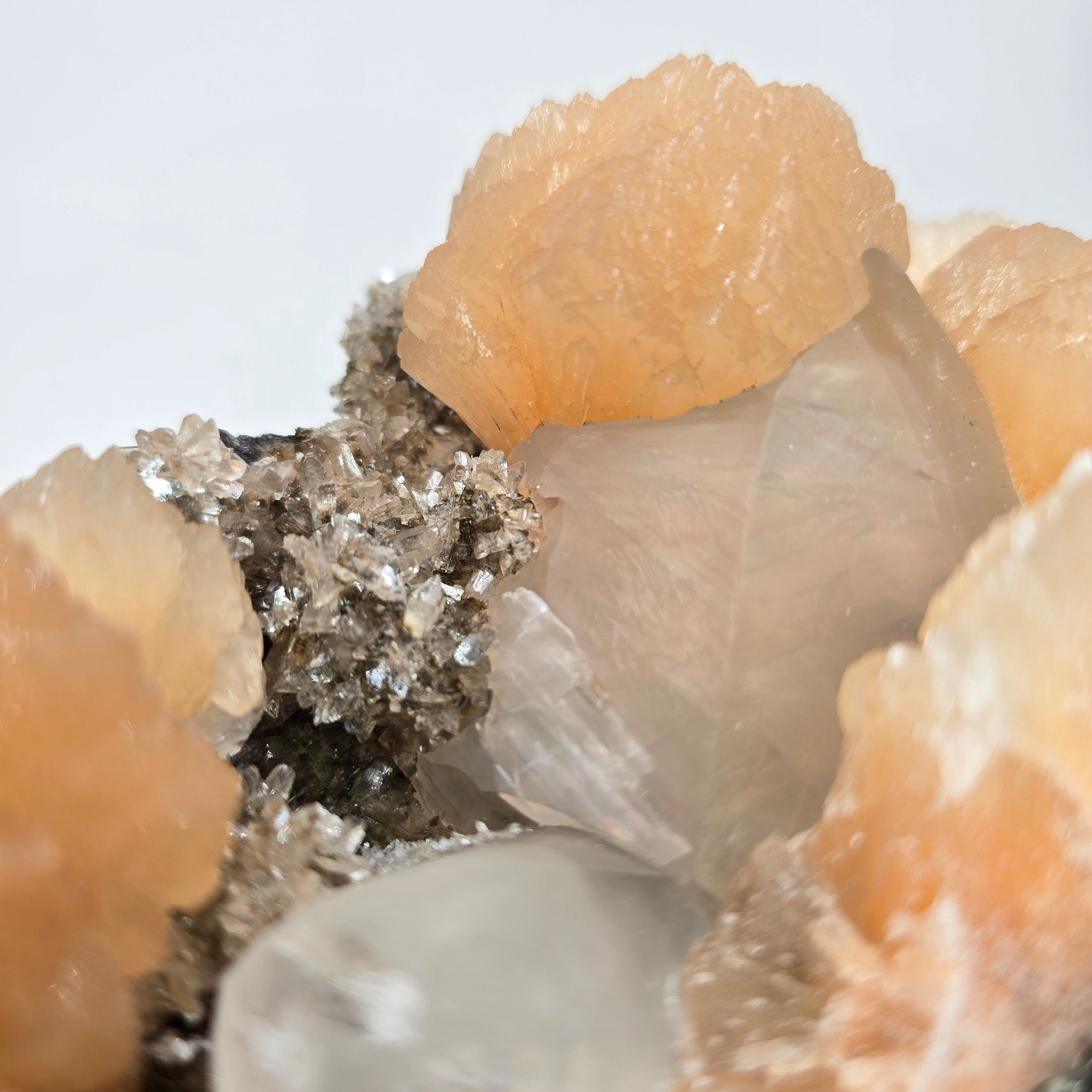 Transparent Heulandite with Stilbite and Calcite #001 (Aurangabad District, Maharashtra, India)