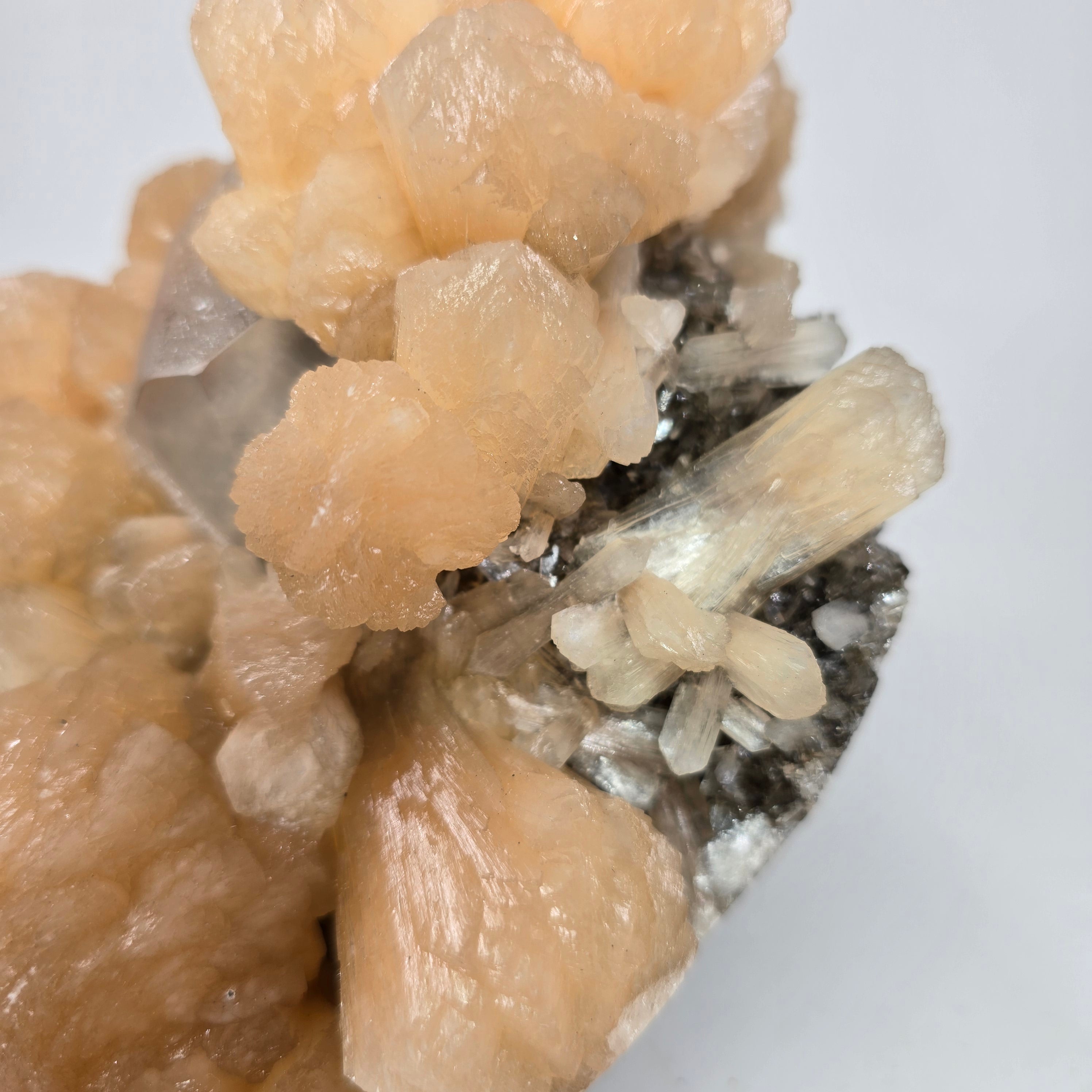 Transparent Heulandite with Stilbite and Calcite #002 (Aurangabad District, Maharashtra, India)